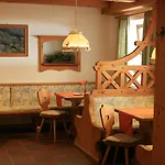 Otel Waldpension Jaegerstueberl